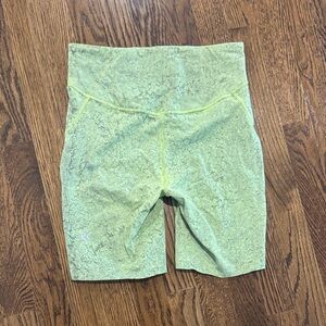 Lululemon Athletica Light Green Patterned Bike Shorts
